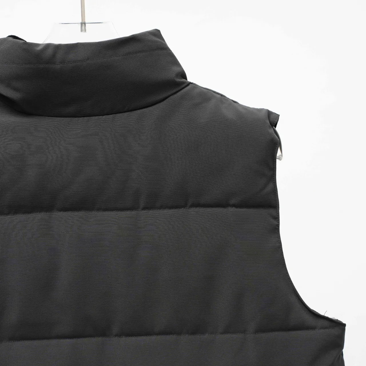 P340 CANADA GOOSE丨Canada Goose Slant Pocket Stand Collar Down Vest Color: Graphite Black Label Size: XS-XXL